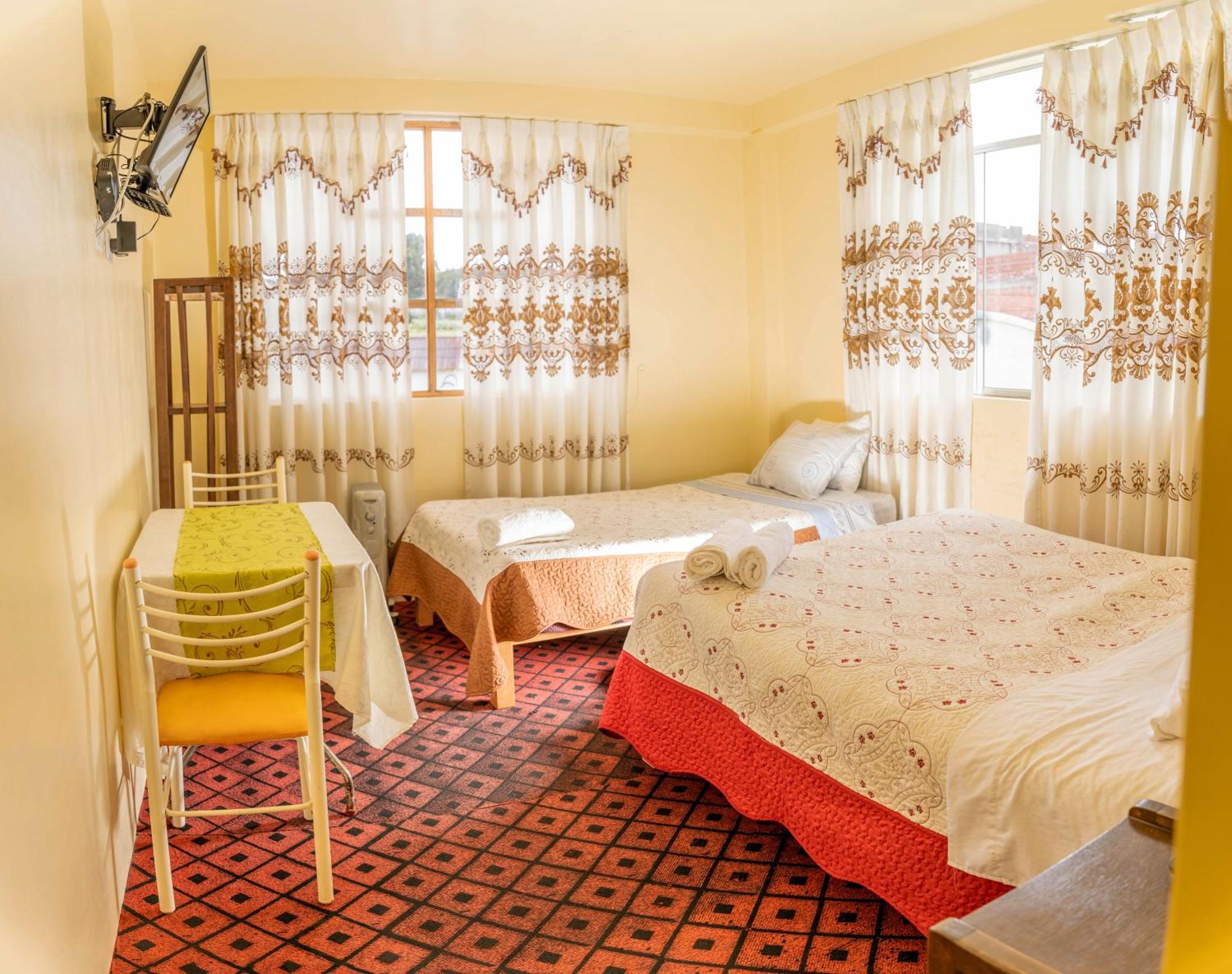 Hotel Summita Yunguyo Екстер'єр фото