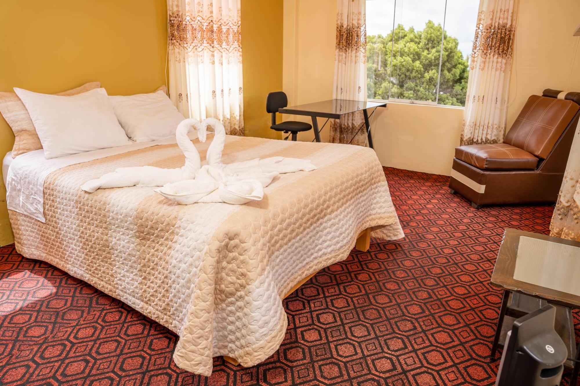 Hotel Summita Yunguyo Екстер'єр фото