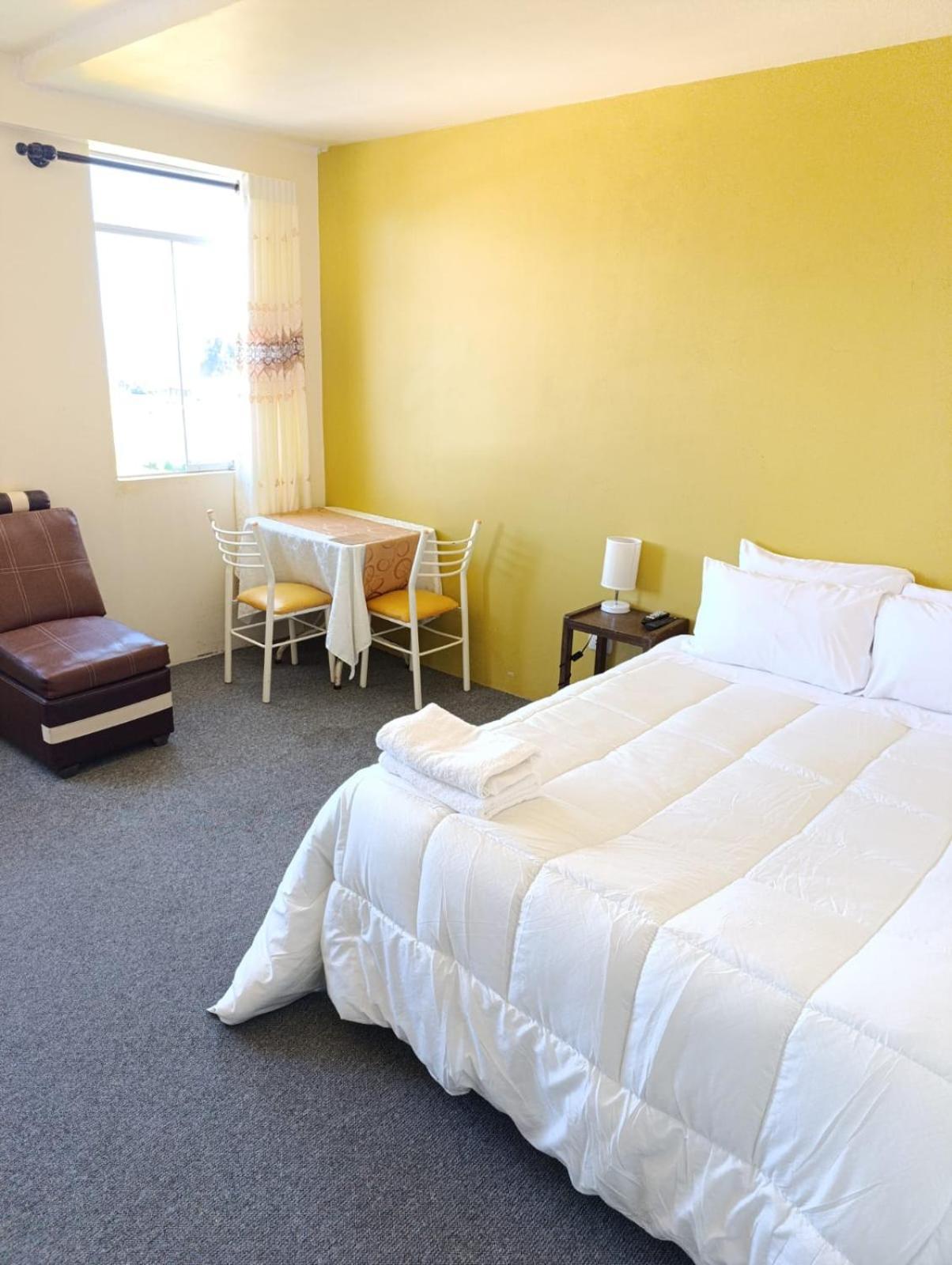 Hotel Summita Yunguyo Екстер'єр фото