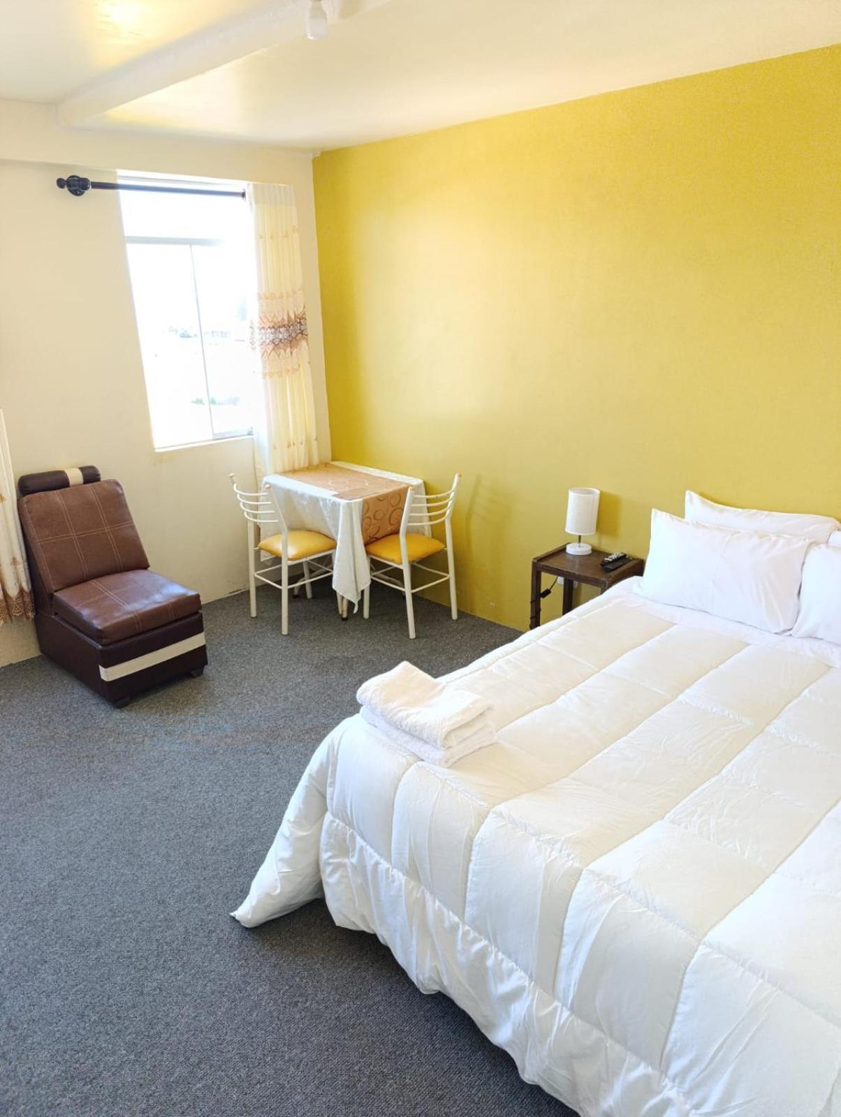Hotel Summita Yunguyo Екстер'єр фото