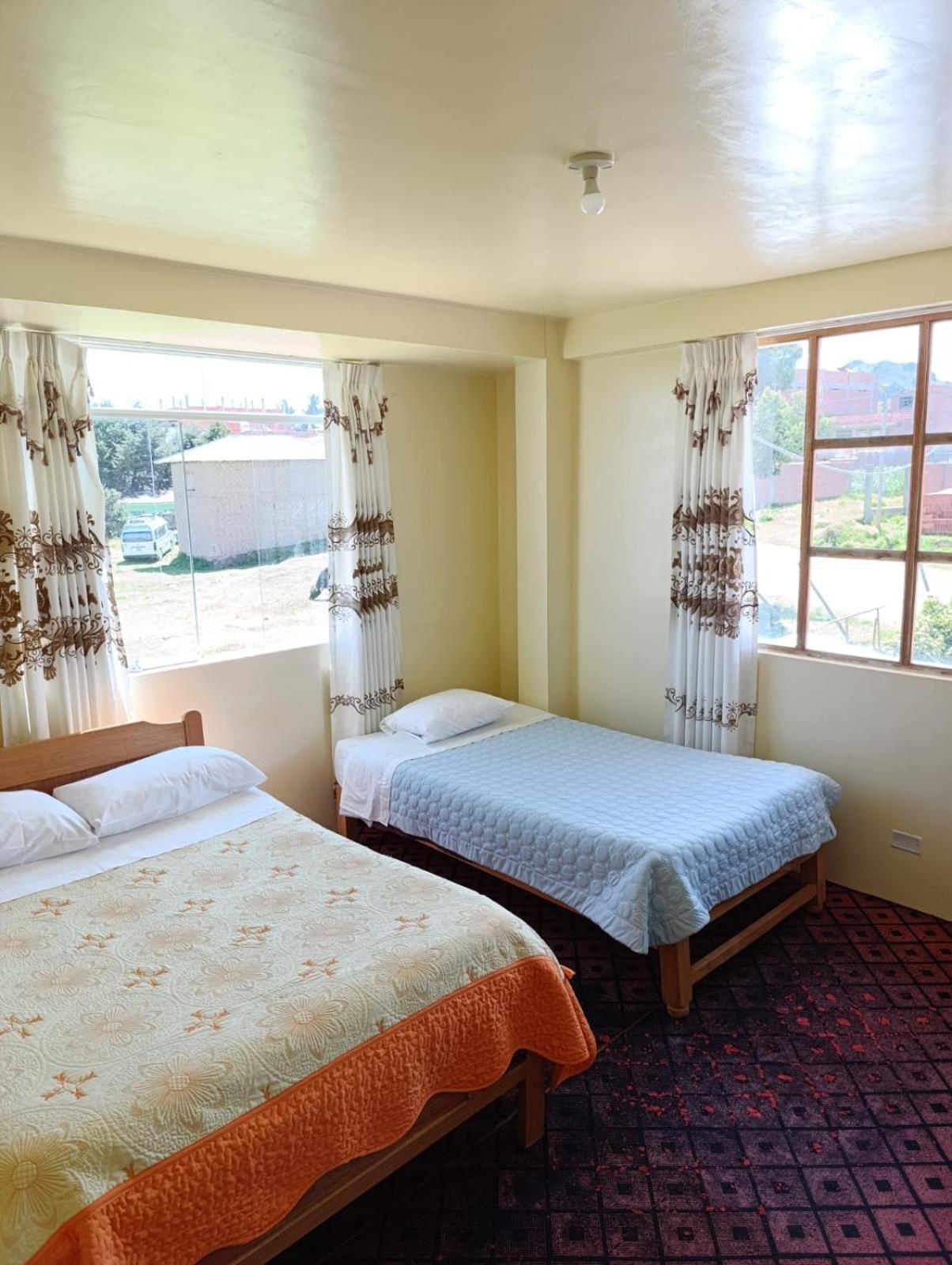 Hotel Summita Yunguyo Екстер'єр фото